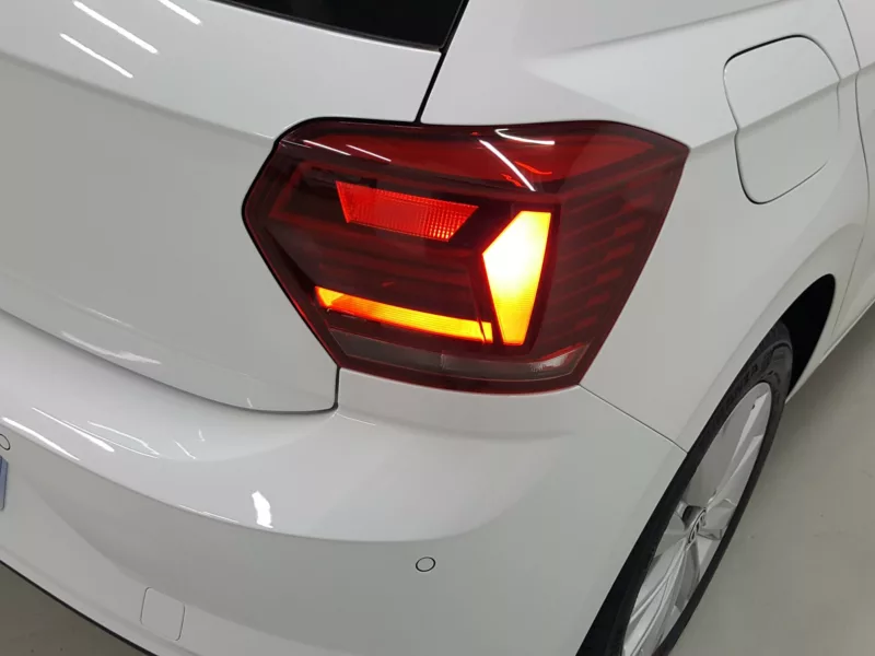 VOLKSWAGEN POLO Gasolina 2020 segunda-mano Jaén