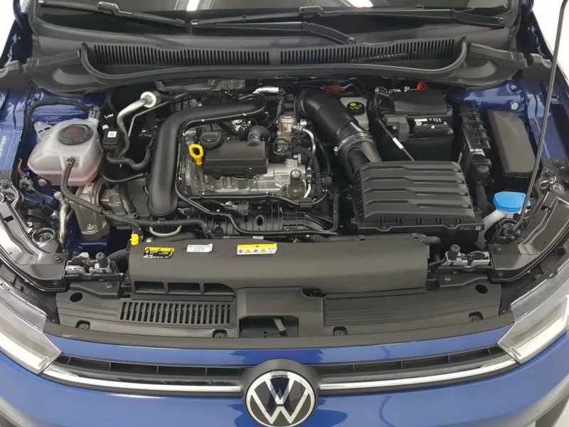 VOLKSWAGEN POLO Gasolina 2023 segunda-mano Jaén