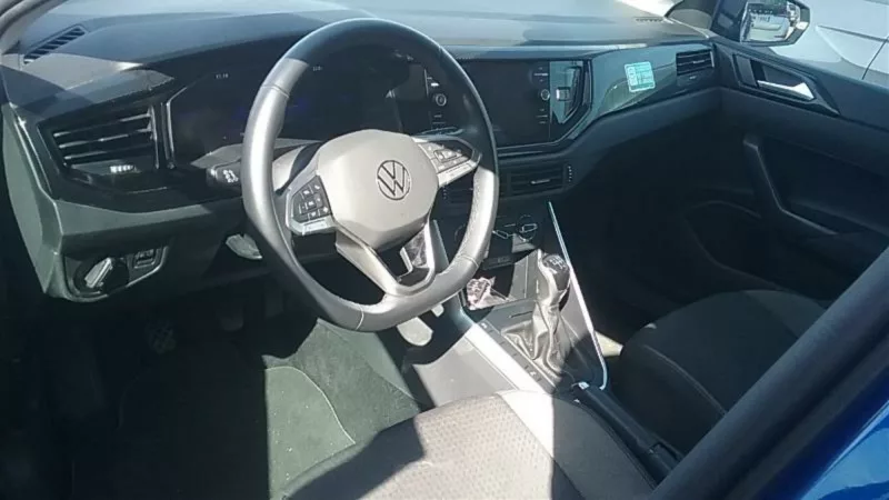 VOLKSWAGEN POLO Gasolina 2024 segunda-mano Jaén