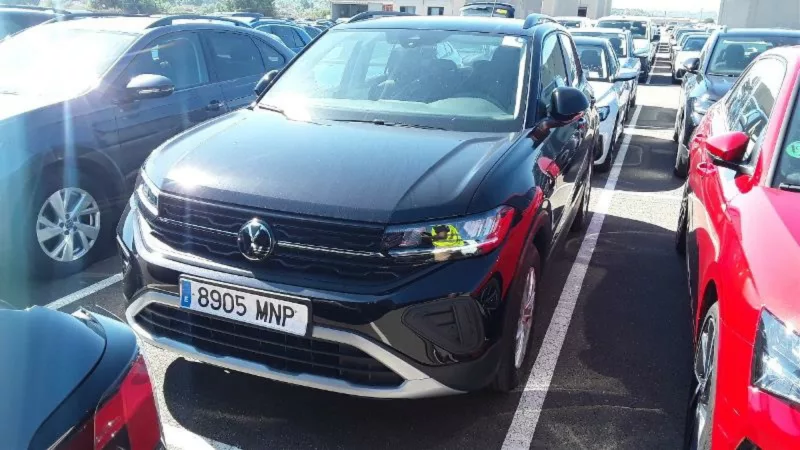 VOLKSWAGEN T-CROSS Gasolina 2024 segunda-mano Jaén