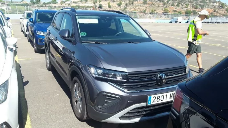 VOLKSWAGEN T-CROSS Gasolina 2024 segunda-mano Jaén