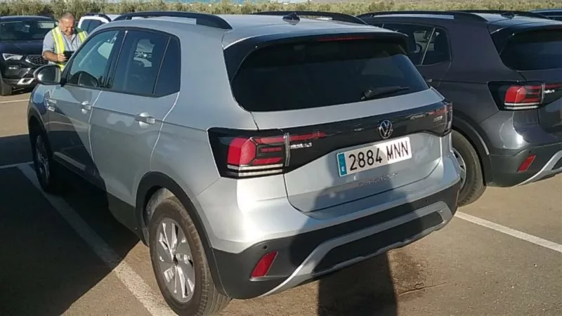 VOLKSWAGEN T-CROSS Gasolina 2024 segunda-mano Jaén