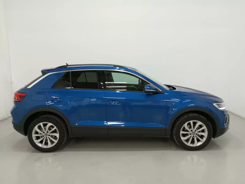 VOLKSWAGEN T-ROC Gasolina 2023 segunda-mano Jaén