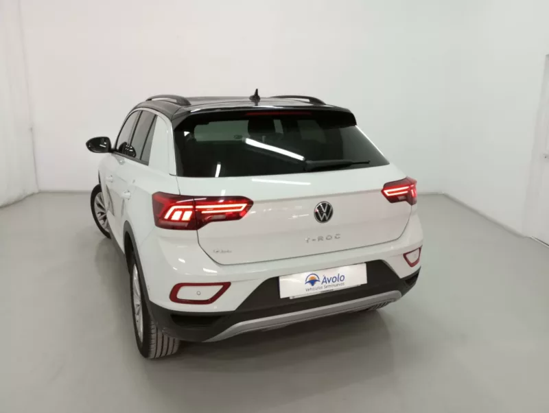 VOLKSWAGEN T-ROC Gasolina 2023 segunda-mano Jaén