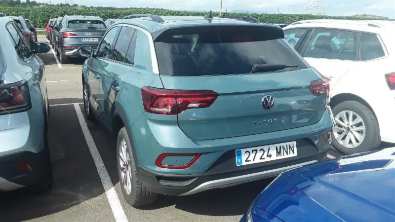 VOLKSWAGEN T-ROC Gasolina 2024 segunda-mano Jaén