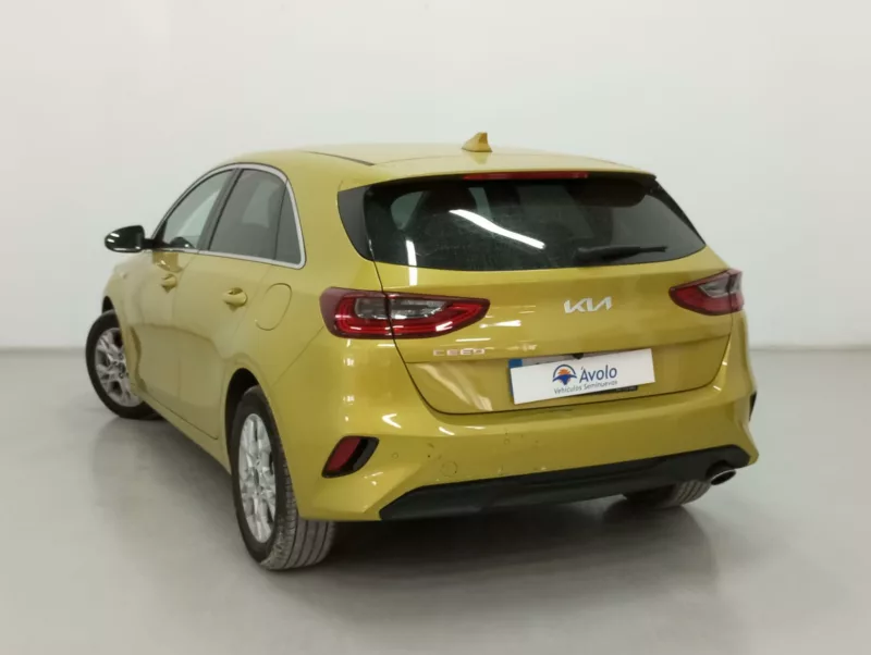 KIA CEE'D Gasolina 2022 segunda-mano Jaén