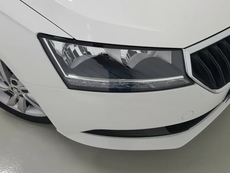 SKODA FABIA Gasolina 2021 segunda-mano Jaén