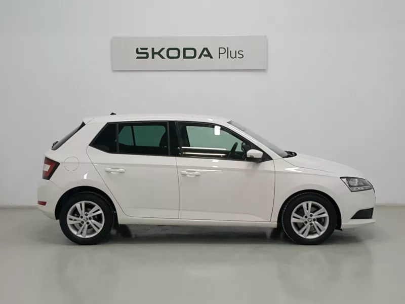 SKODA FABIA Gasolina 2021 segunda-mano Jaén