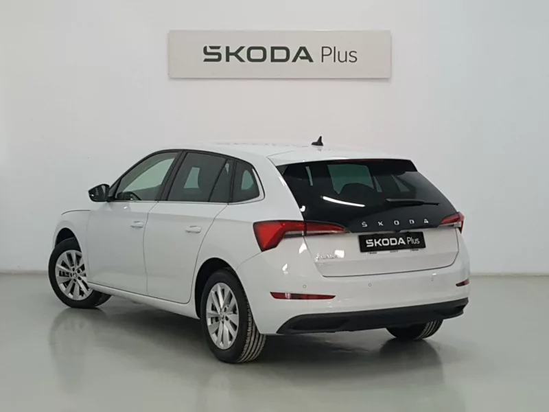 SKODA SCALA Gasolina 2023 segunda-mano Jaén