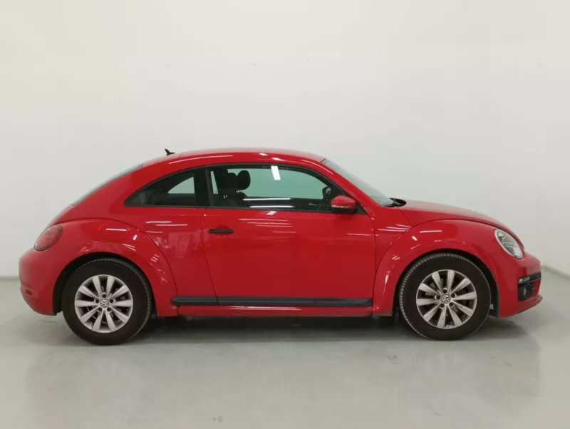 VOLKSWAGEN BEETLE Gasolina 2017 segunda-mano Jaén