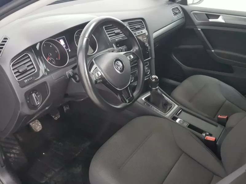 VOLKSWAGEN GOLF Diesel 2019 segunda-mano Jaén