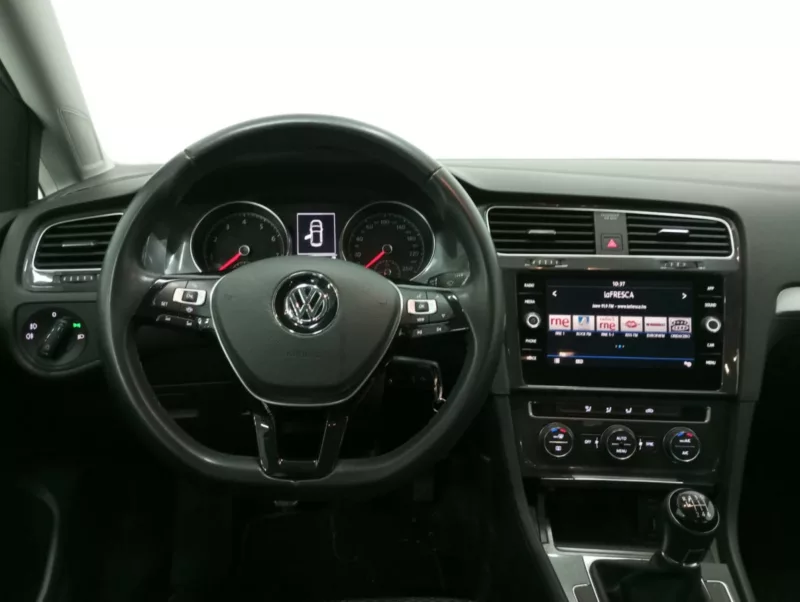 VOLKSWAGEN GOLF Gasolina 2018 segunda-mano Jaén