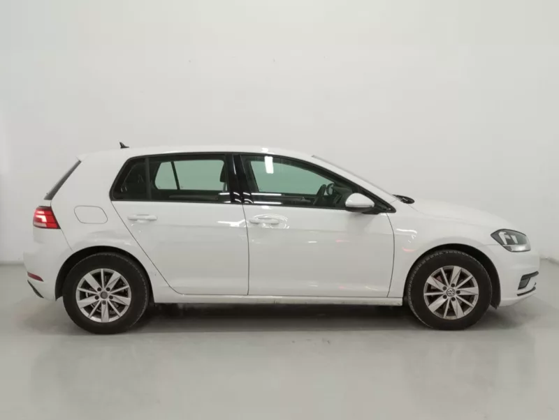 VOLKSWAGEN GOLF Gasolina 2018 segunda-mano Jaén