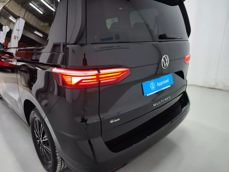 VOLKSWAGEN MULTIVAN Diesel 2024 segunda-mano Jaén