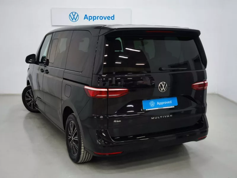 VOLKSWAGEN MULTIVAN Diesel 2024 segunda-mano Jaén