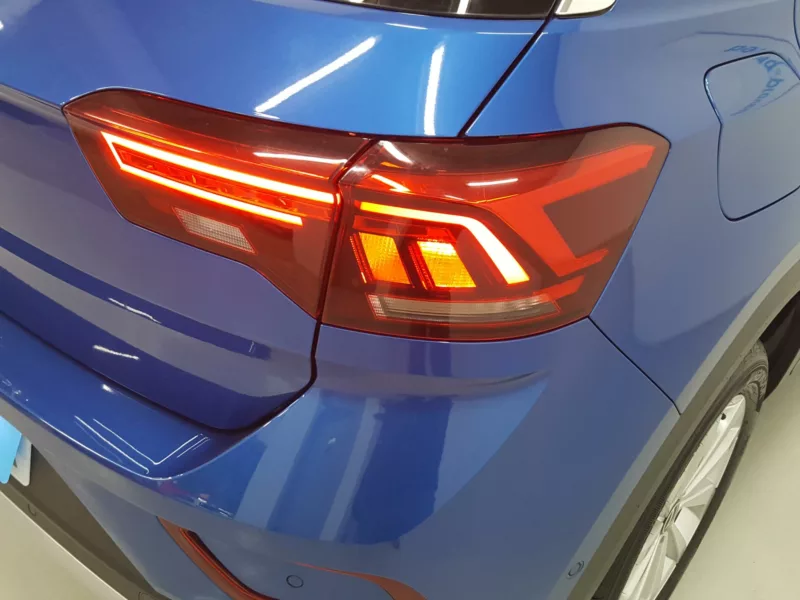 VOLKSWAGEN T-ROC Gasolina 2023 segunda-mano Jaén