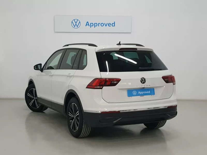 VOLKSWAGEN TIGUAN Gasolina 2021 segunda-mano Jaén