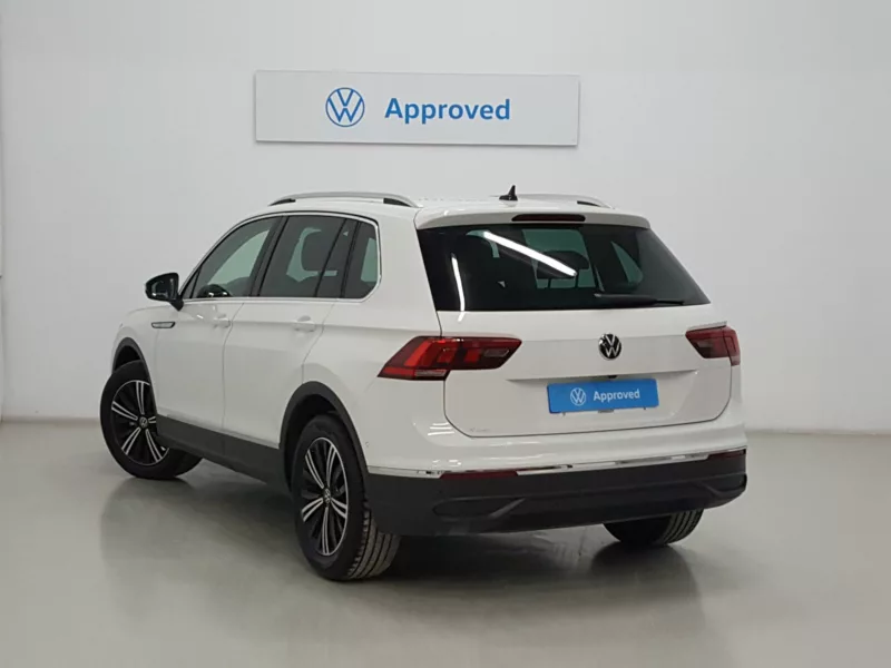 VOLKSWAGEN TIGUAN Gasolina 2021 segunda-mano Jaén