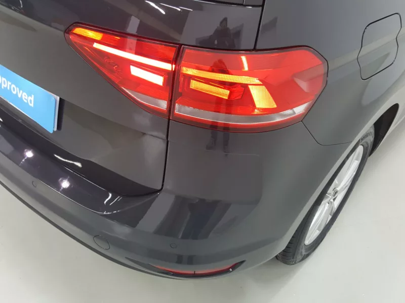 VOLKSWAGEN TOURAN Diesel 2021 segunda-mano Jaén