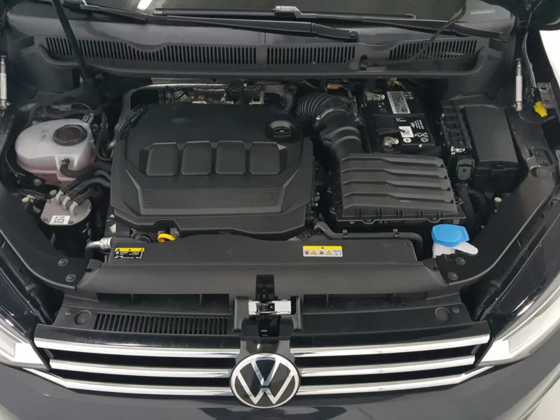 VOLKSWAGEN TOURAN Diesel 2021 segunda-mano Jaén