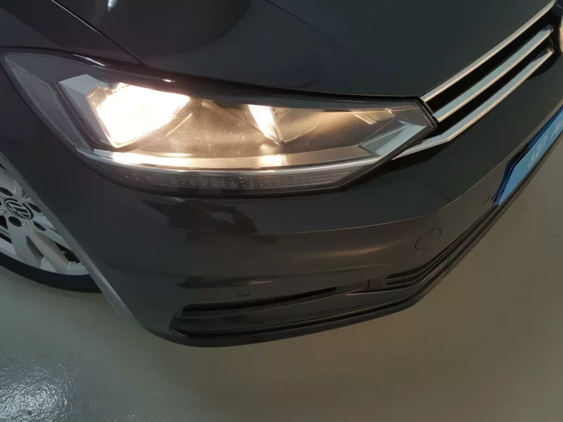 VOLKSWAGEN TOURAN Diesel 2021 segunda-mano Jaén