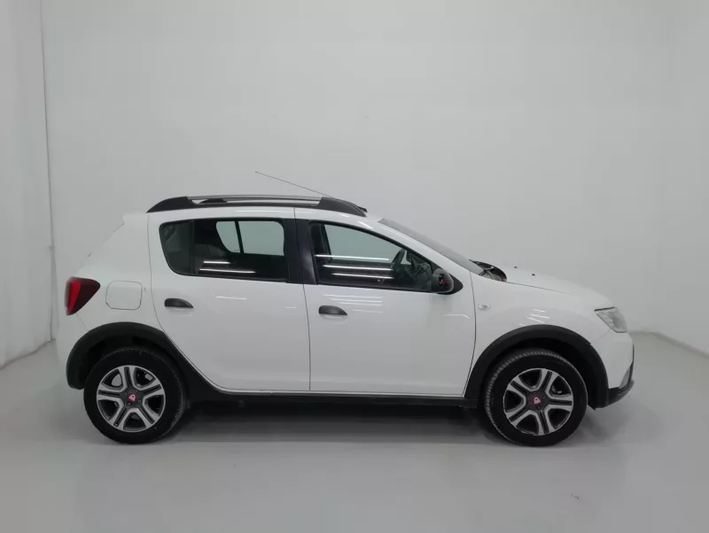 DACIA SANDERO Gasolina 2019 segunda-mano Jaén