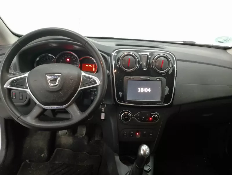 DACIA SANDERO Gasolina 2019 segunda-mano Jaén