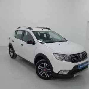 DACIA SANDERO Gasolina 2019 segunda-mano Jaén