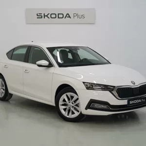 SKODA OCTAVIA Diesel 2023 segunda-mano Jaén