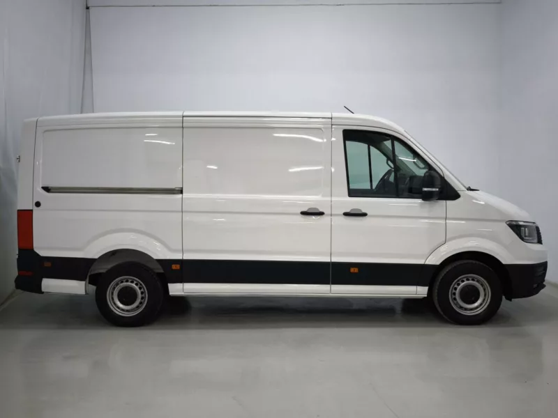 VOLKSWAGEN CRAFTER FURGON Diesel 2019 segunda-mano Jaén