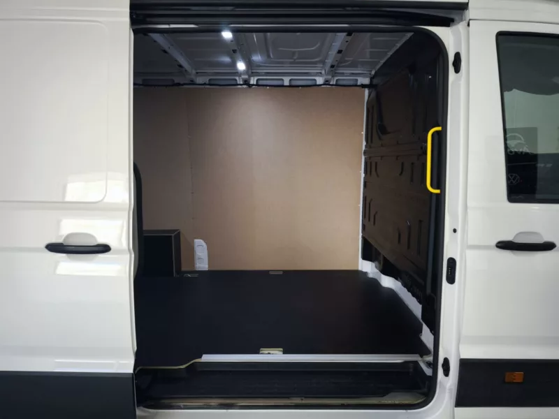 VOLKSWAGEN CRAFTER FURGON Diesel 2020 segunda-mano Jaén