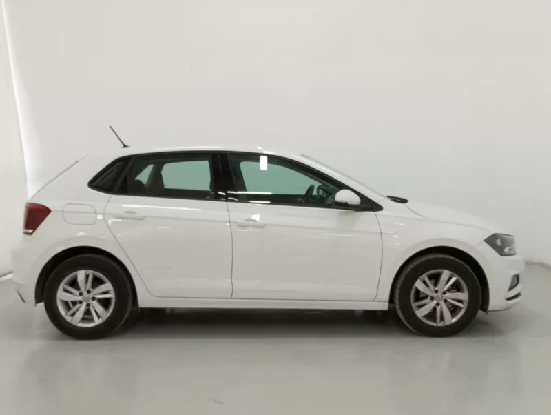 VOLKSWAGEN POLO Gasolina 2018 segunda-mano Jaén