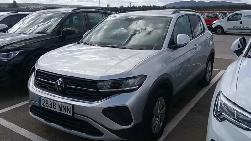 VOLKSWAGEN T-CROSS Gasolina 2024 segunda-mano Jaén