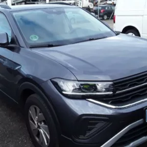 VOLKSWAGEN T-CROSS Gasolina 2024 segunda-mano Jaén