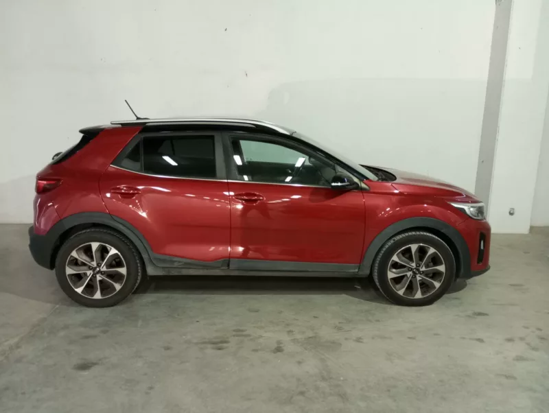 KIA STONIC Gasolina 2018 segunda-mano Jaén