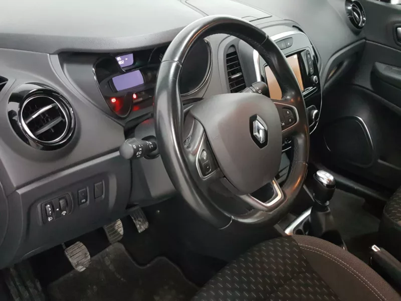 RENAULT CAPTUR Gasolina 2019 segunda-mano Jaén