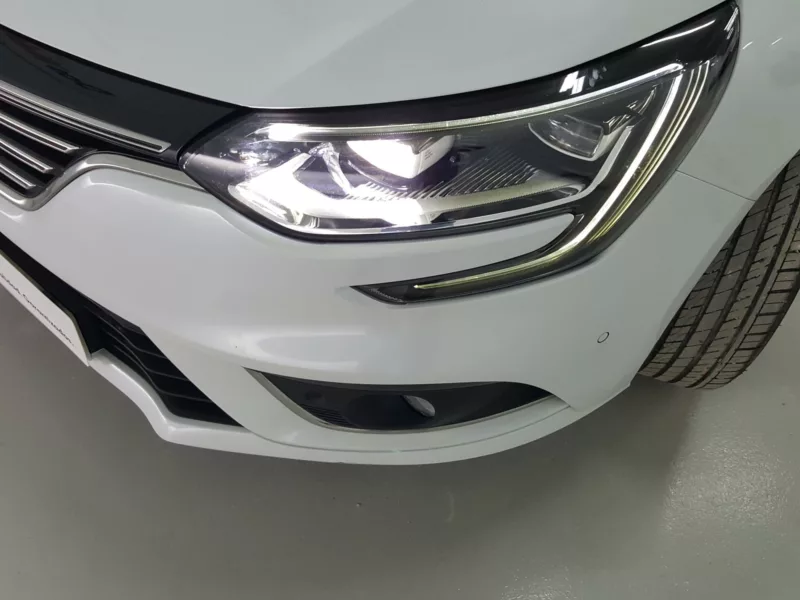 RENAULT MEGANE Gasolina 2019 segunda-mano Jaén