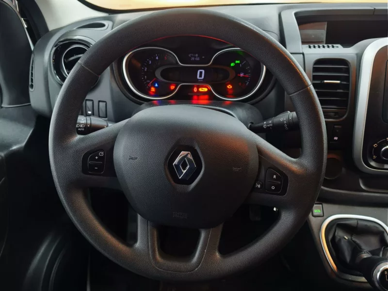 RENAULT TRAFIC Diesel 2021 segunda-mano Jaén