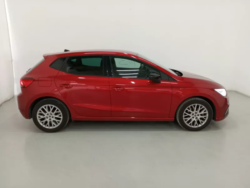 SEAT IBIZA Gasolina 2024 segunda-mano Jaén