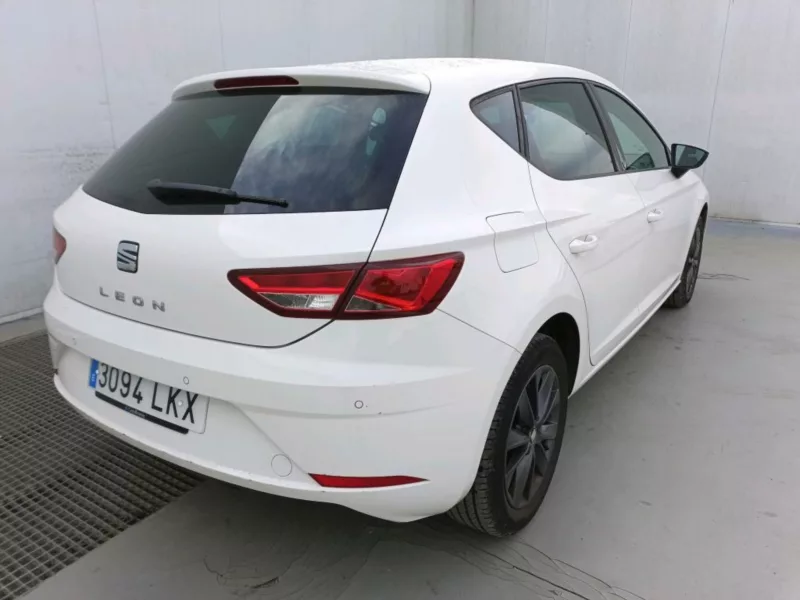 SEAT LEON Gasolina 2020 segunda-mano Jaén