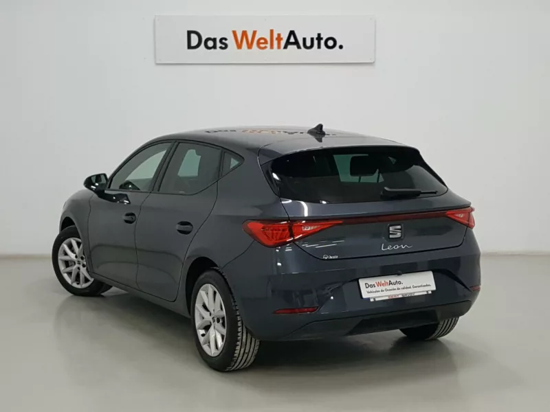 SEAT LEON Gasolina 2024 segunda-mano Jaén