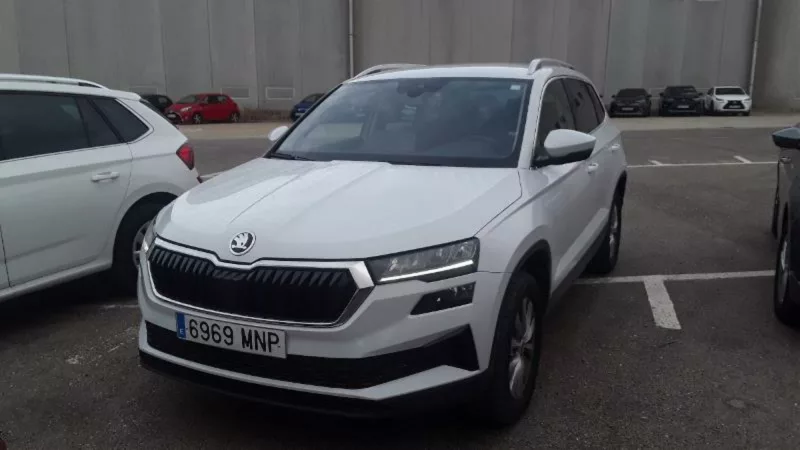 SKODA KAROQ Diesel 2024 segunda-mano Jaén