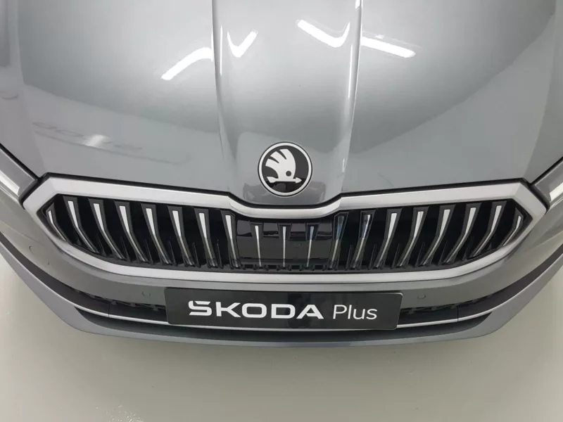 SKODA SUPERB Diesel 2024 segunda-mano Jaén