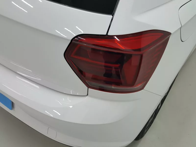 VOLKSWAGEN POLO Gasolina 2021 segunda-mano Jaén