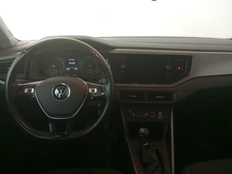 VOLKSWAGEN POLO Gasolina 2021 segunda-mano Jaén