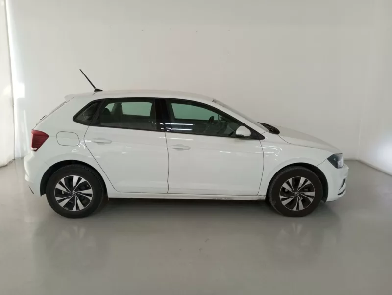 VOLKSWAGEN POLO Gasolina 2021 segunda-mano Jaén