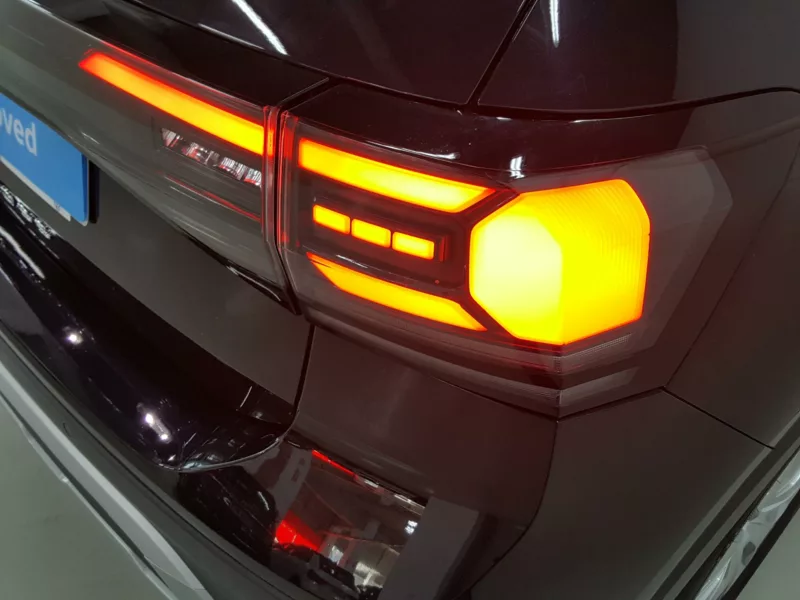 VOLKSWAGEN T-CROSS Gasolina 2024 segunda-mano Jaén