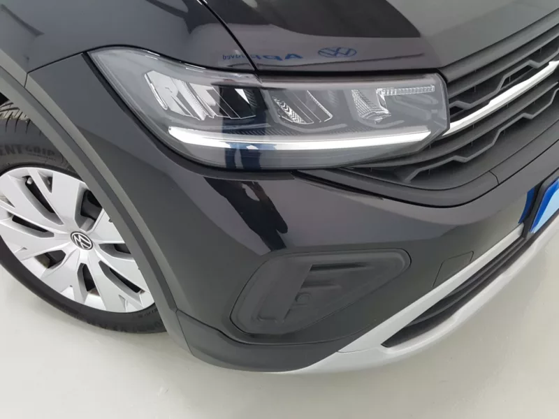 VOLKSWAGEN T-CROSS Gasolina 2024 segunda-mano Jaén