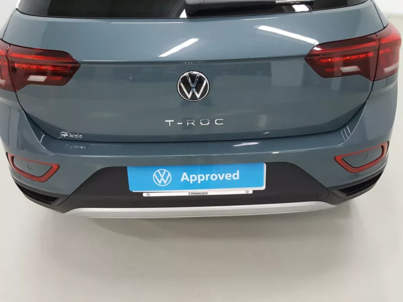 VOLKSWAGEN T-ROC Gasolina 2024 segunda-mano Jaén