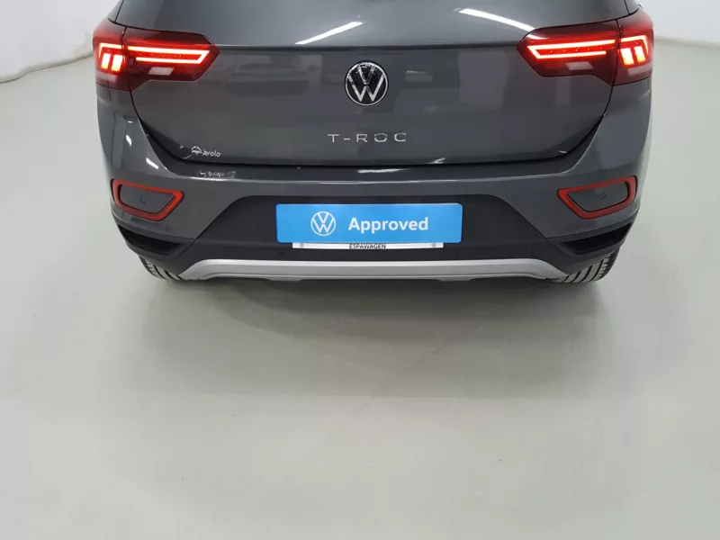 VOLKSWAGEN T-ROC Gasolina 2024 segunda-mano Jaén